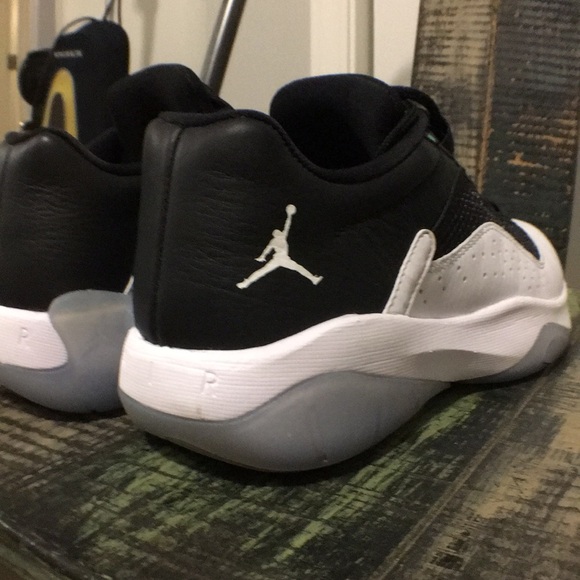 Air Jordan 11 CMFT Low size 8. White Black. Like New Quality. Authenticated - Picture 7 of 8